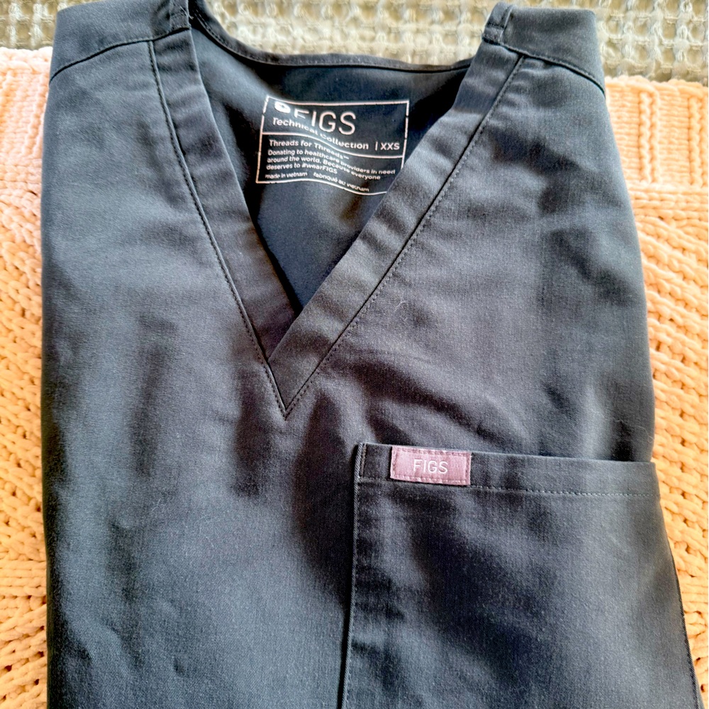 FIGS Scrub Top
